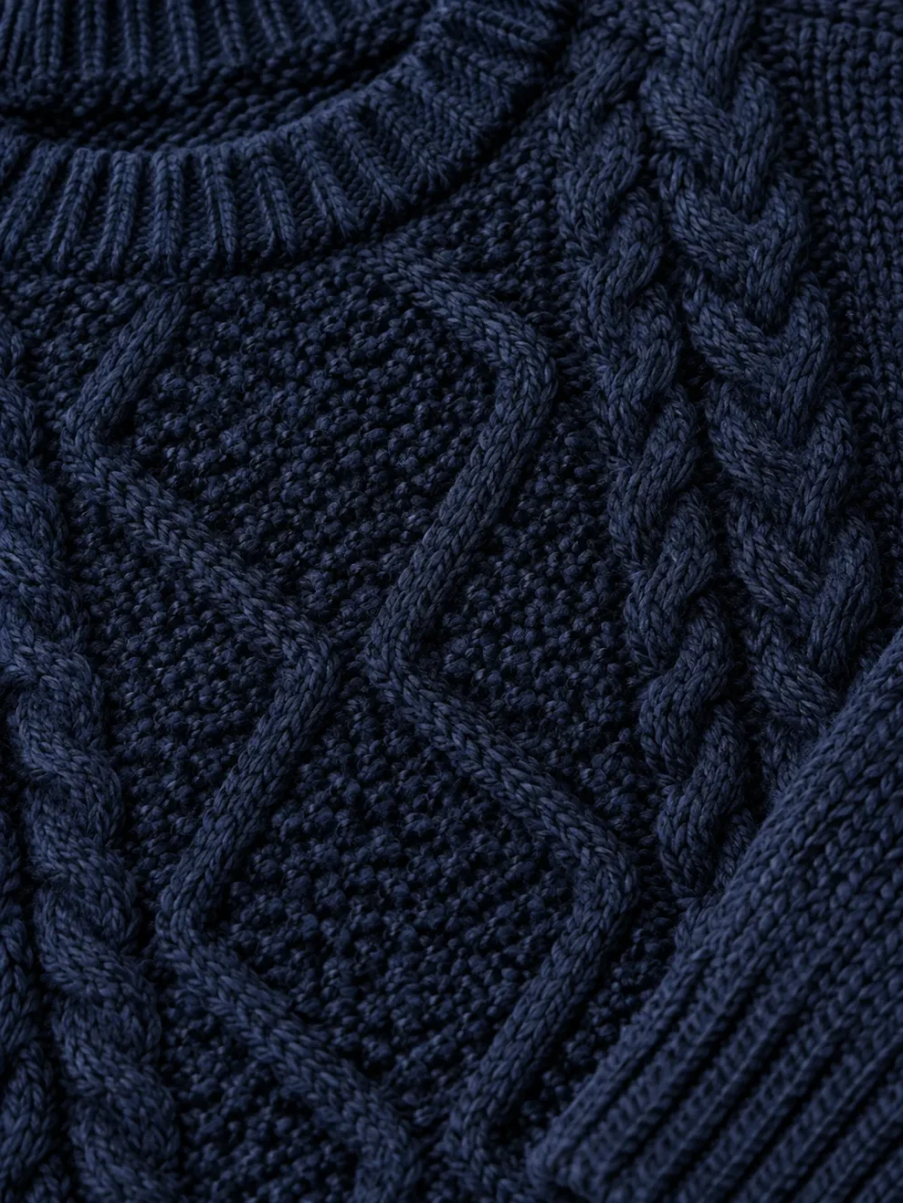 Fastnet Diamond Crew – Fathom, close-up of the stitch